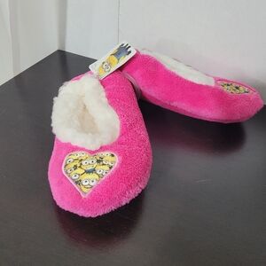 Kids Fuzzy Babba Slipper Socks Pink w/ Heart & Minions S/M (Shoe 8-13) 1 Pair